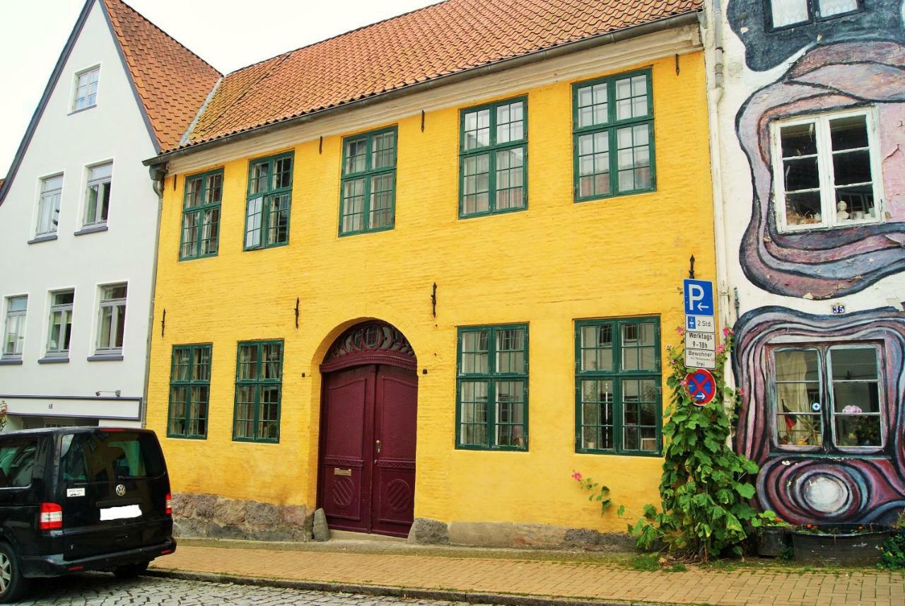 Das Gelbe Haus - Drei Besondere Ferienwohnungen Flensburgo Exterior foto